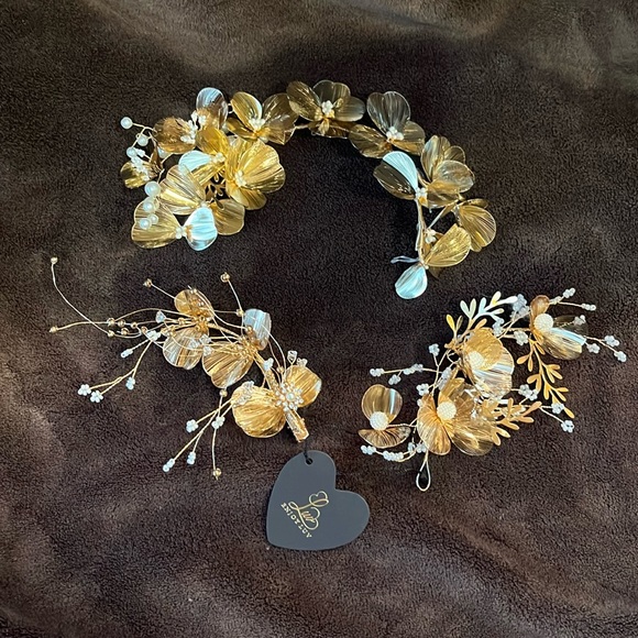 EnjoyLuv Accessories - Etsy EnjoyLuv  gold metal floral Hair pieces